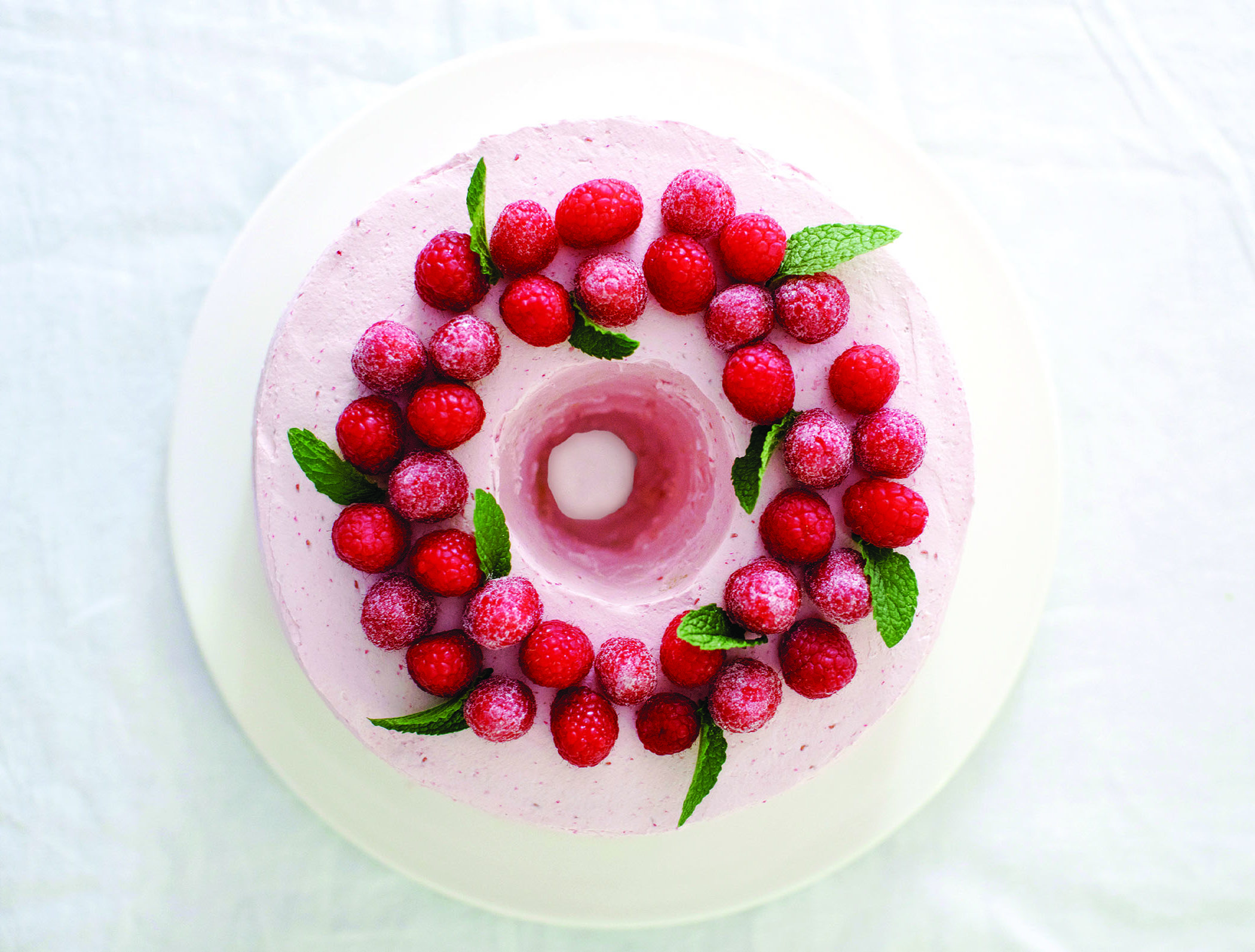 Lemon chiffon cake with raspberries