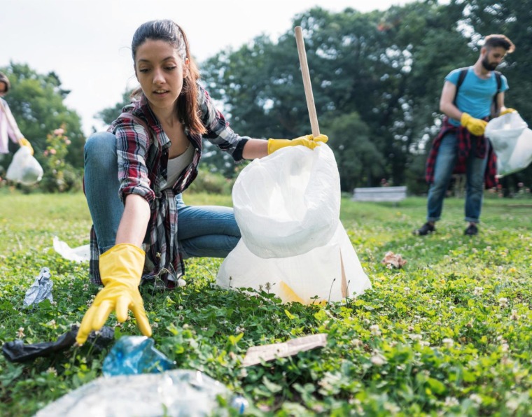 Cleaning surrounding