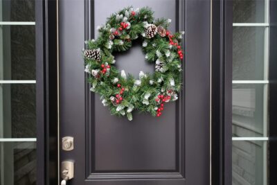 christmas decor in the front door